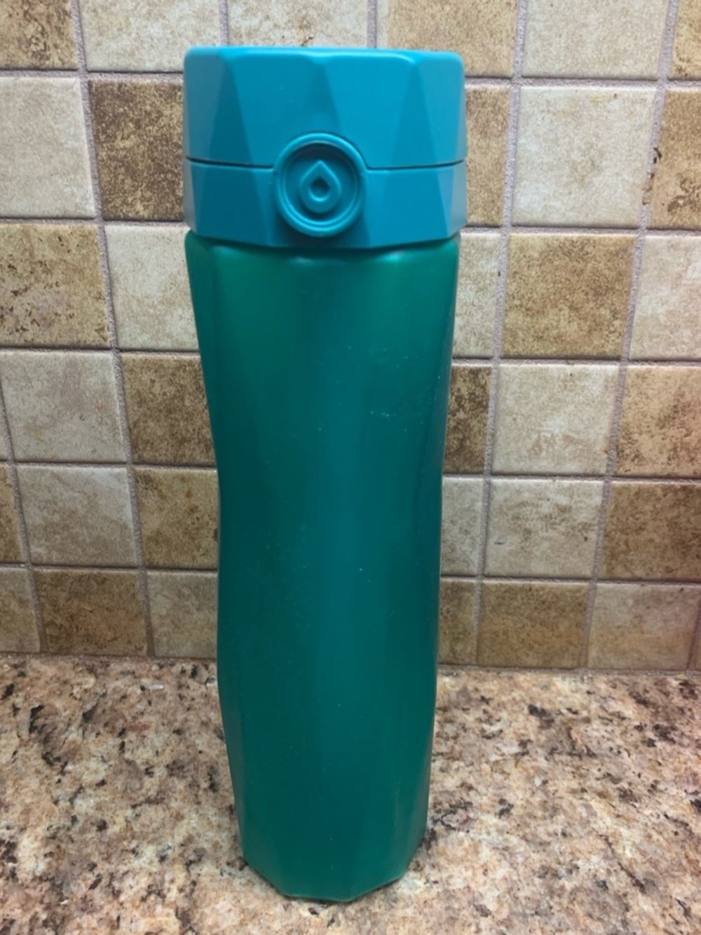 Hydrate Spark 2.0 Smart Water Bottle.  Color: Aqua